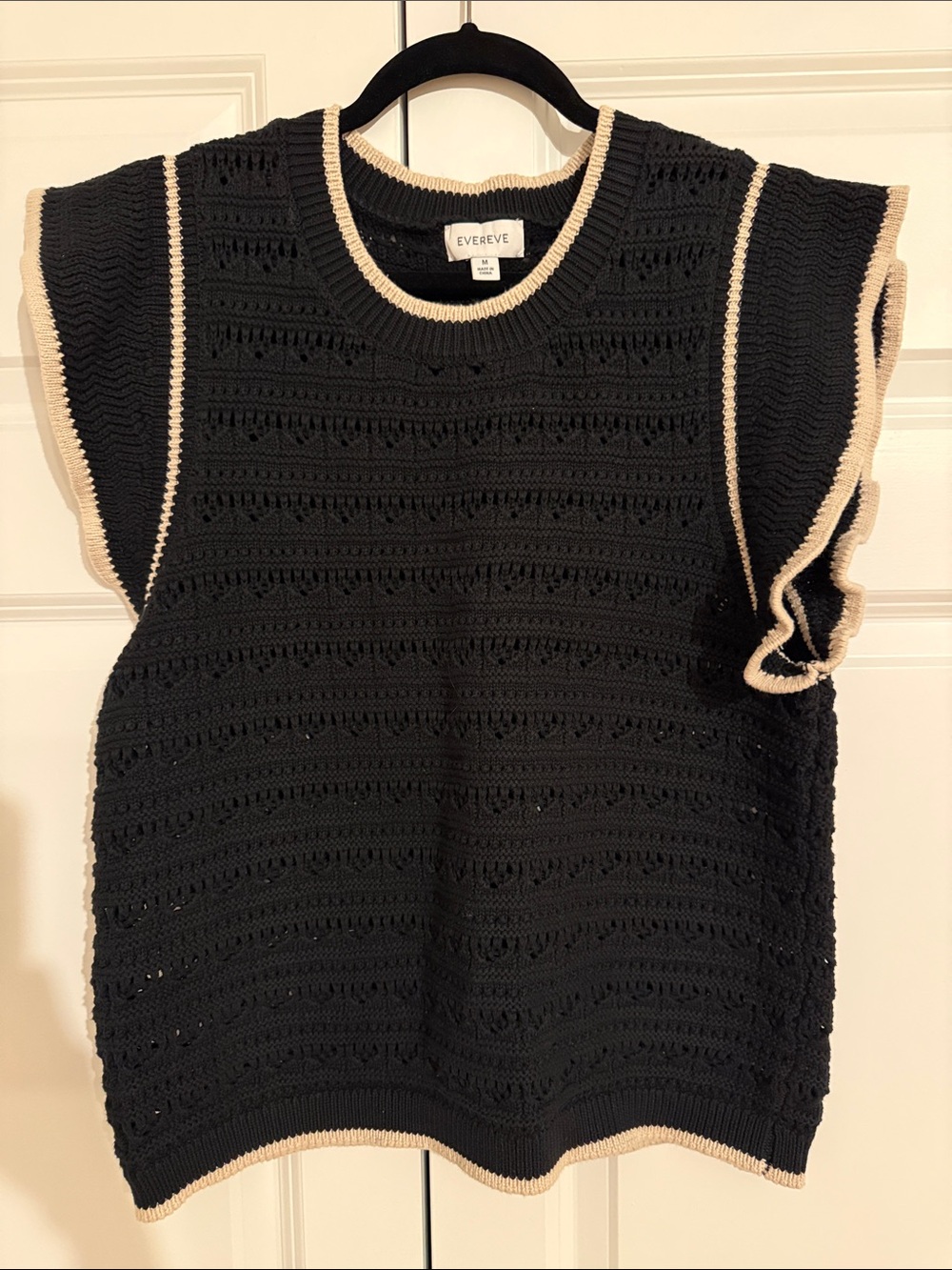 Evereve Black Knit Tank with Cream Trim